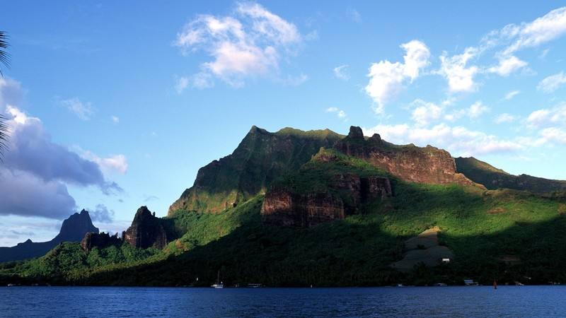 如何在跨境电商亚马逊的无货源模式和精品运营之间做出选择？