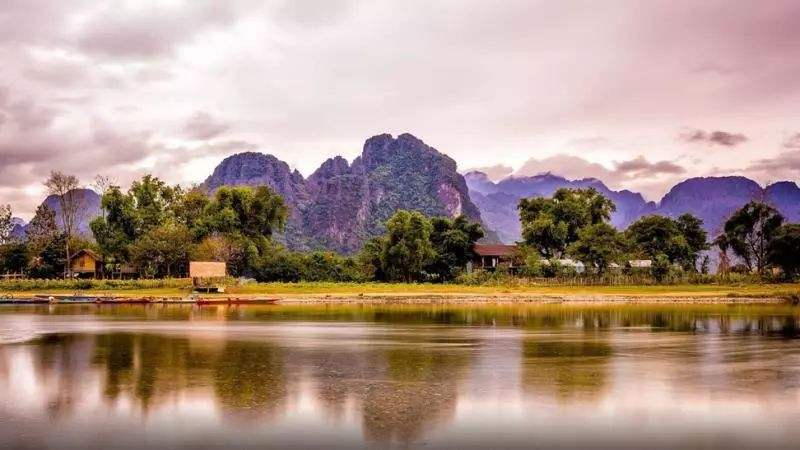 要想成为跨境电商巨头，如何选择四家跨境电商巨头？