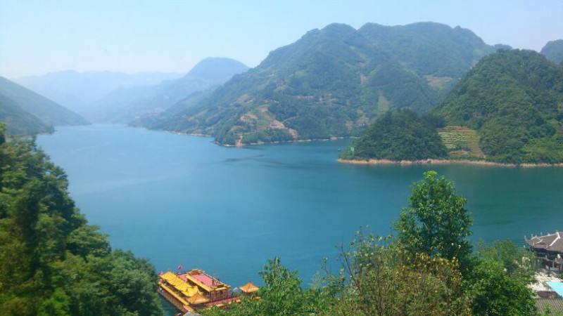 在新的零售市场下，跨境电子商务体验店是否存在？