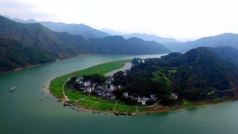 跨境电子商务是选择海外仓储还是**运输? 跨境电子商务是选择海外仓储还是**运输?